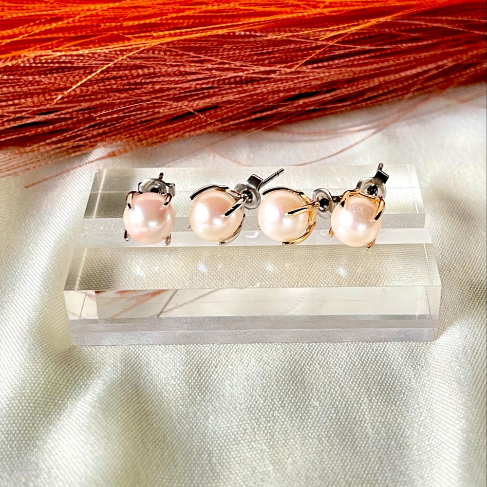 Hug Earrings