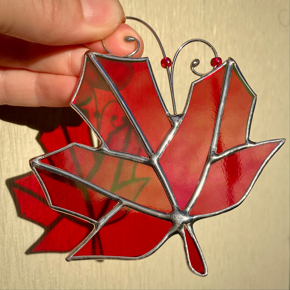 SG Maple leaf red iridescent