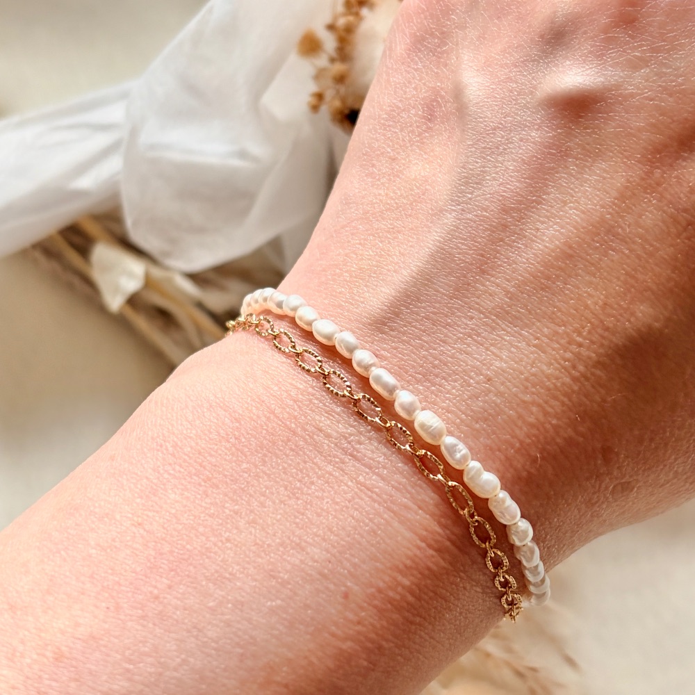 Freshwater Pearls and Gold Chain Bracelet