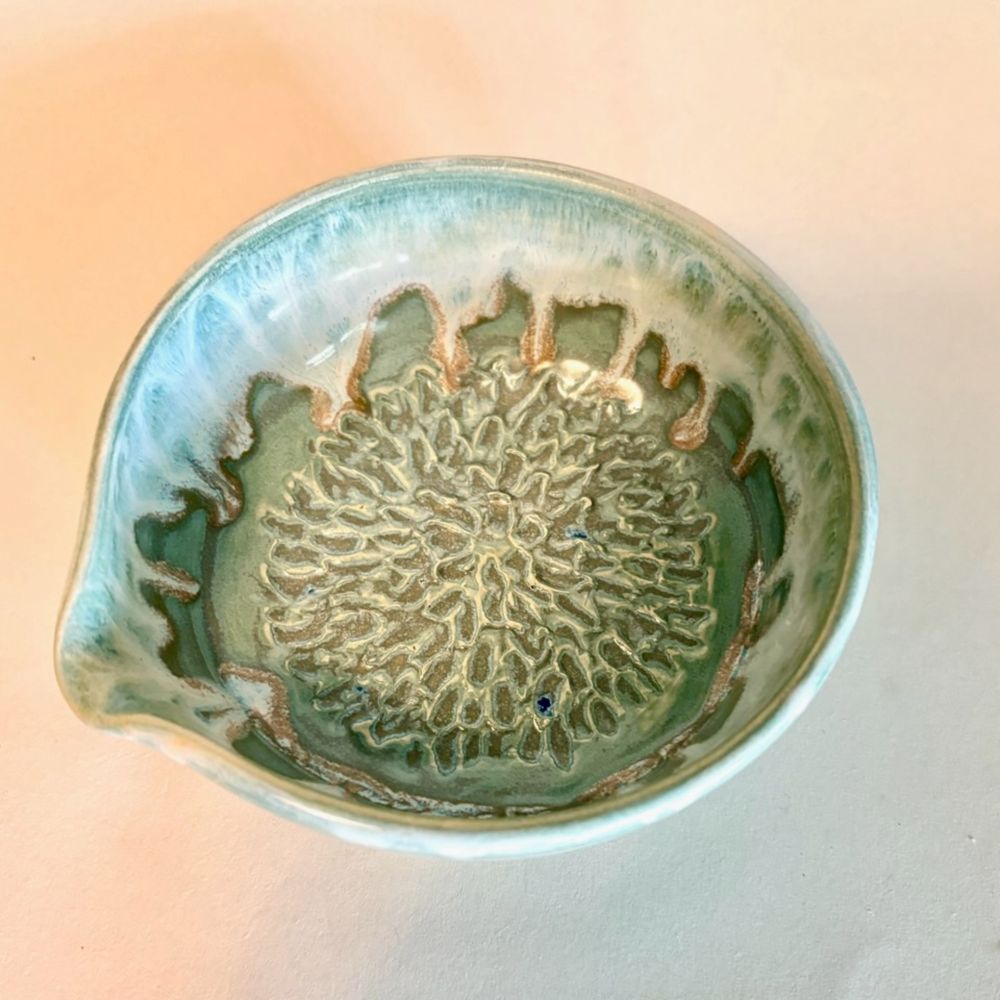 Sakura Garlic Grater Bowl