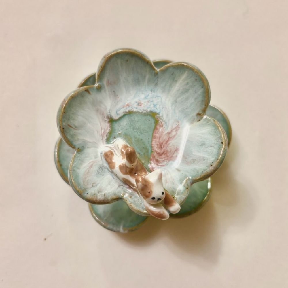 Sakura Two-Tier Blossom Trinket Dish Turquoise w Cat — photo 2