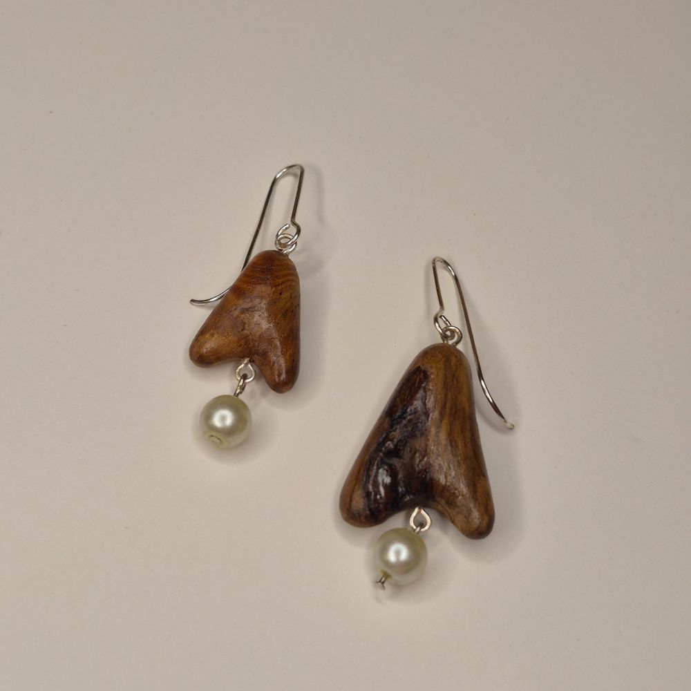 DW and pearl earrings — photo 2