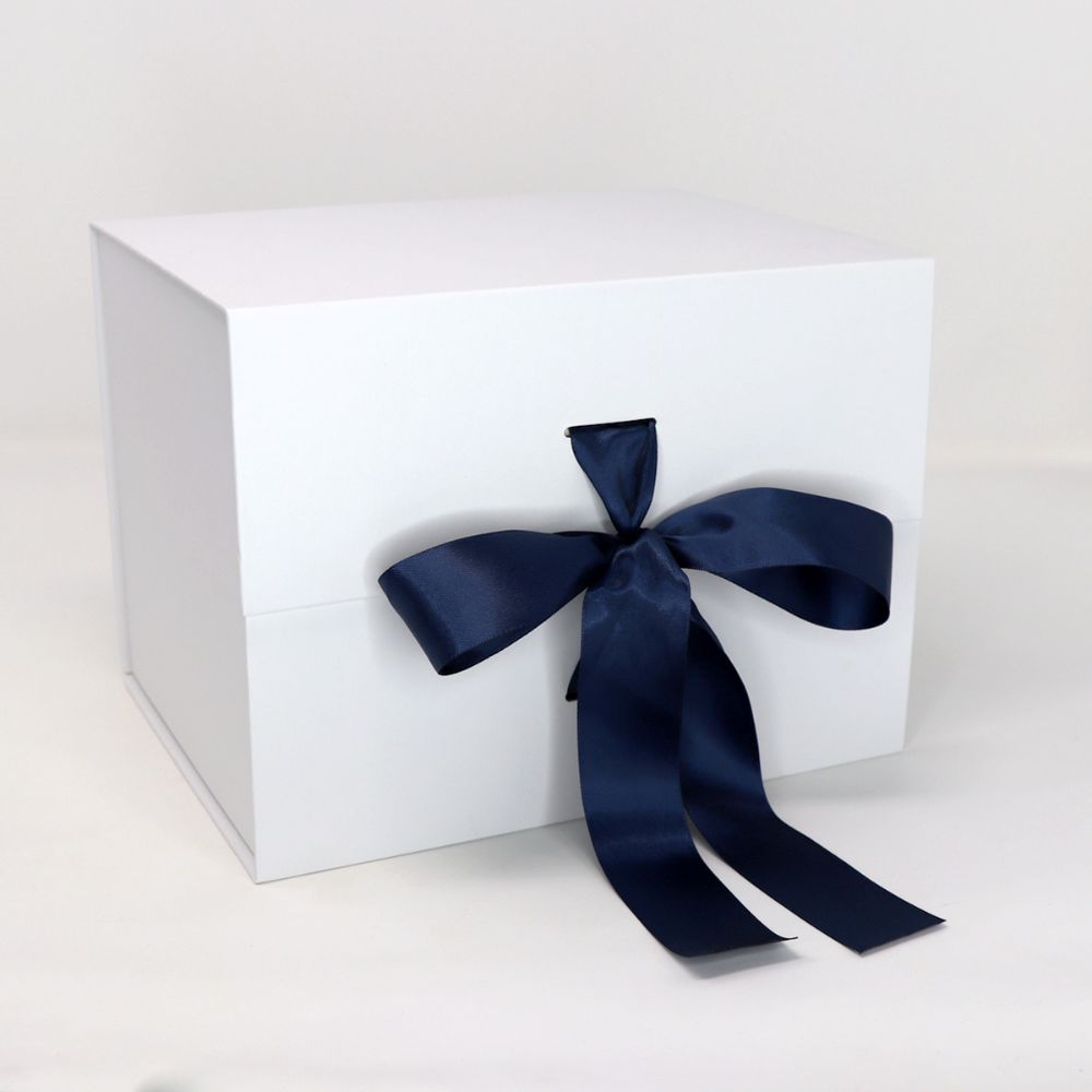 Artisan Avenue Large Magnetic Gift Box With Ribbon — photo 3