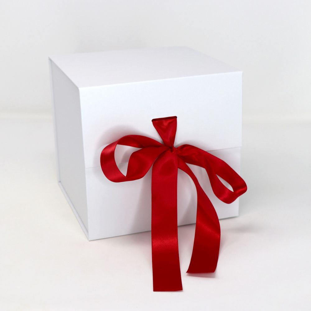 Artisan Avenue Medium Magnetic Box With Ribbon