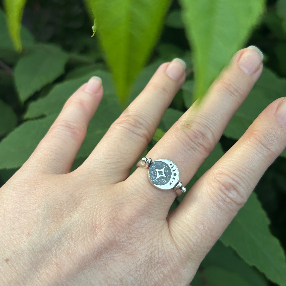 Double Sided Sun/Moon 925 Silver Ring. Size 8 — photo 2